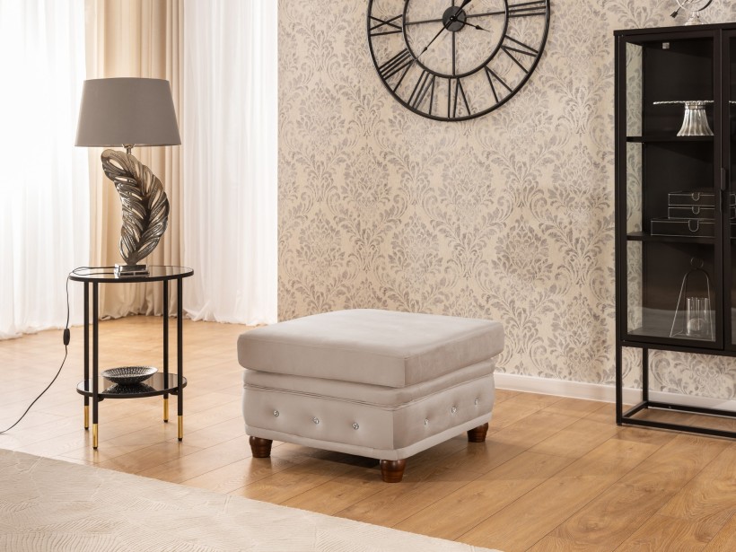 Cleo Blink - Chesterfield Fußhocker aus Samt mit Kristallsteppung und braunen Massivholzfüßen