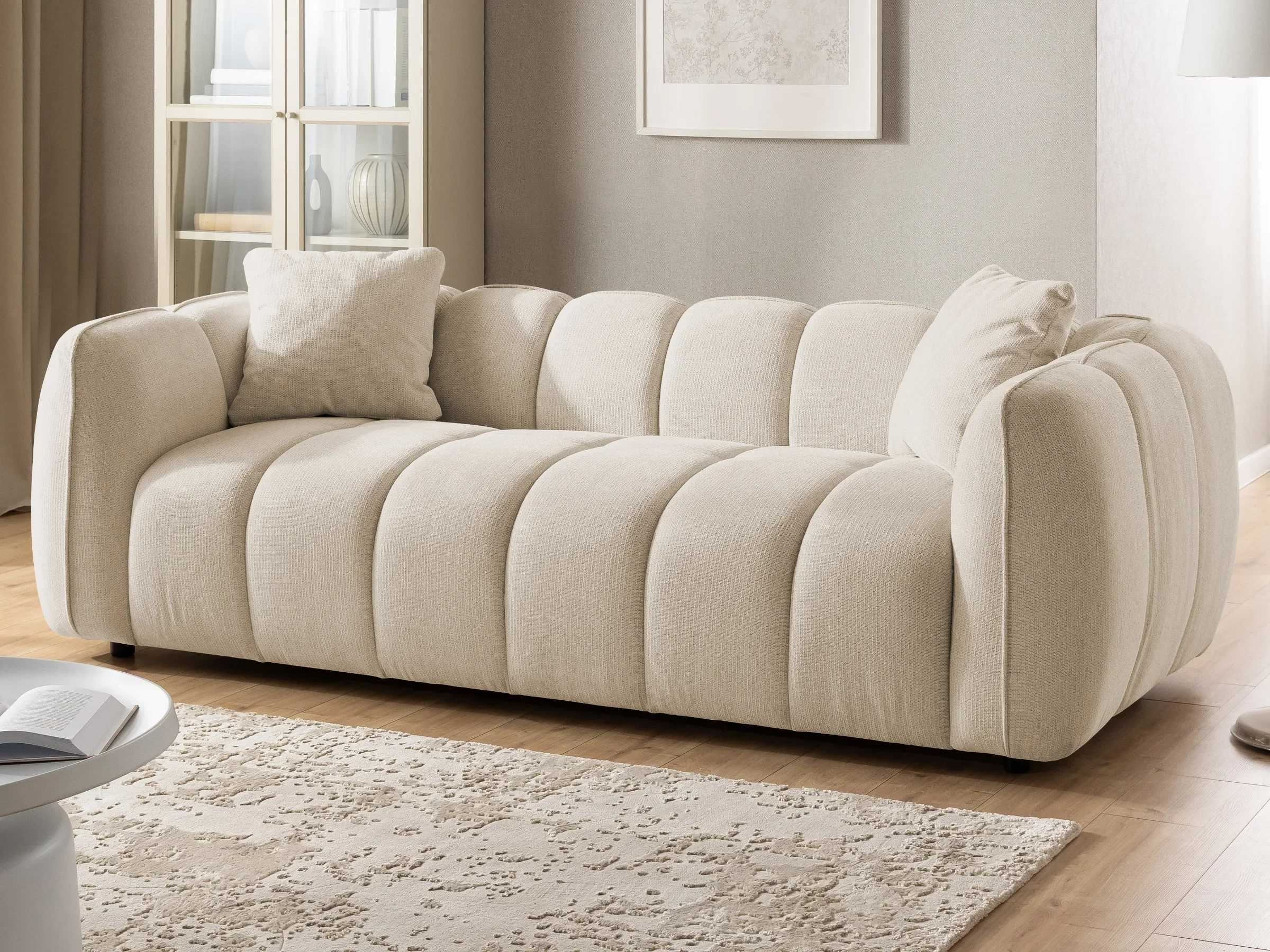 Nubira - Komfortables 3-Sitzer-Sofa in tief gesteppter Bubble-Optik aus weichem Strukturstoff mit modernem Design